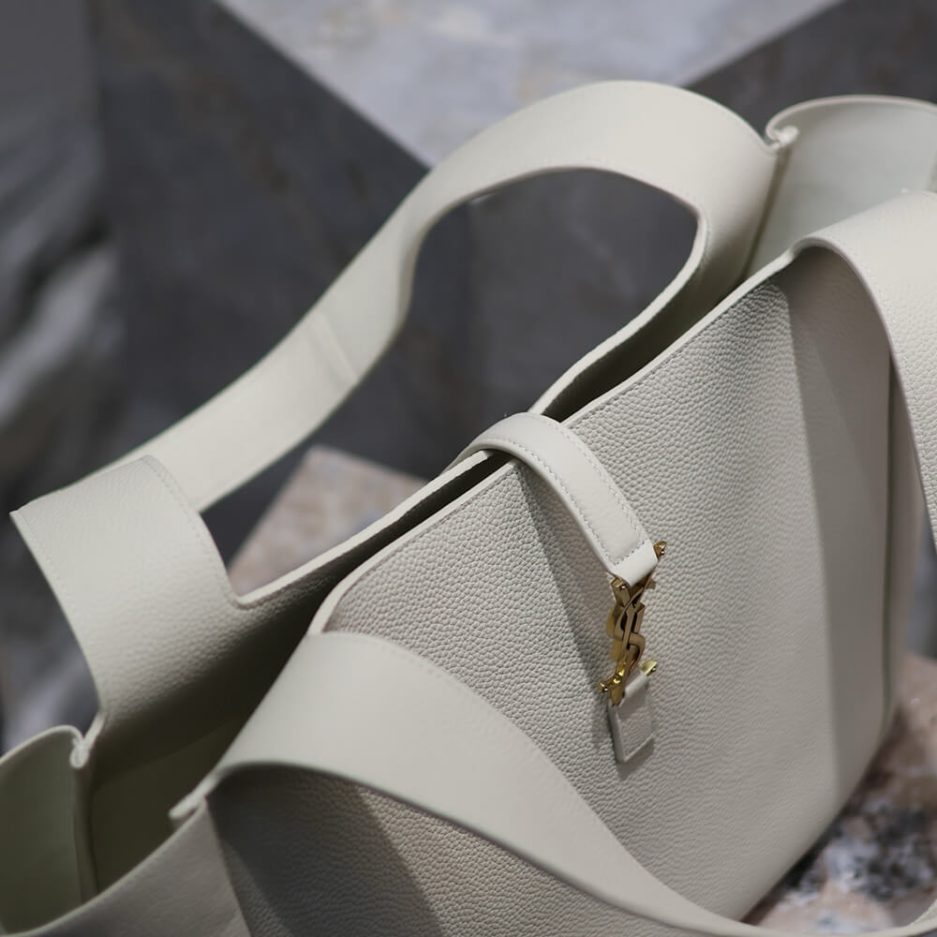 YSL le A 7 Bea In Grained Leather Bag - Image 4