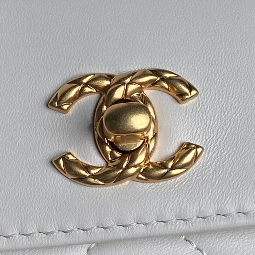 CHANEL Clutch - Image 7