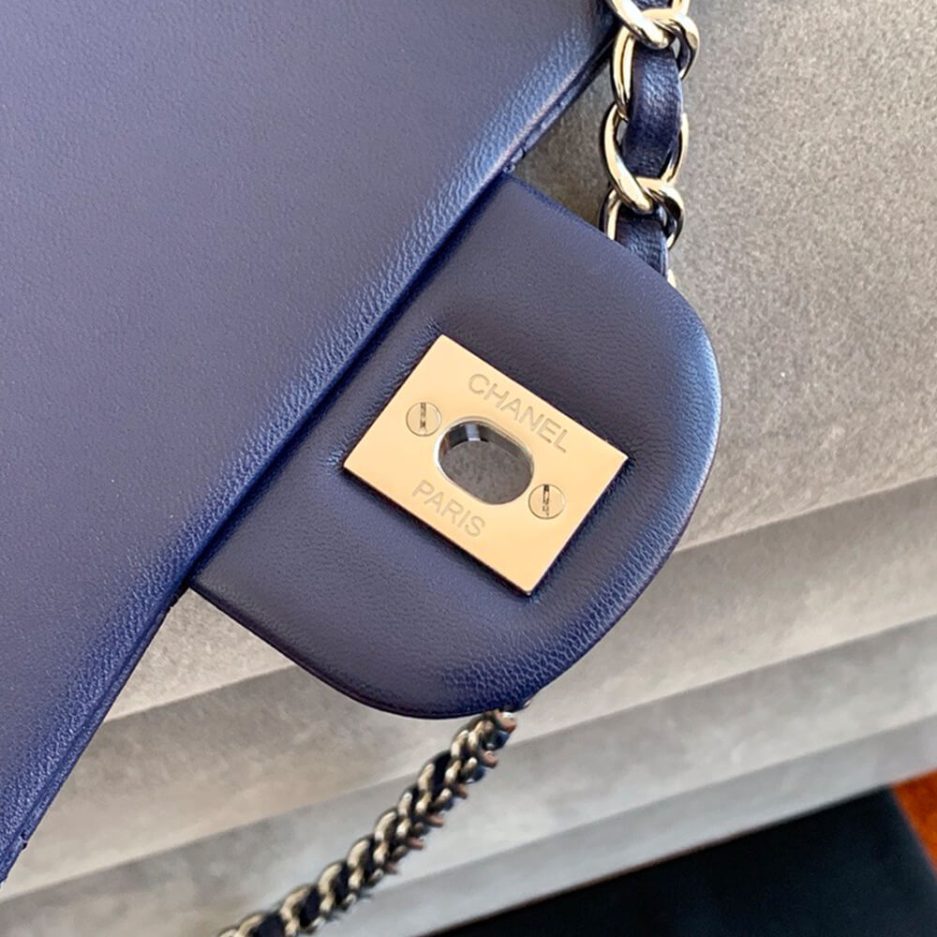 CHANEL CLASSIC 11.12 HANDBAG(high-end grade) - Image 8