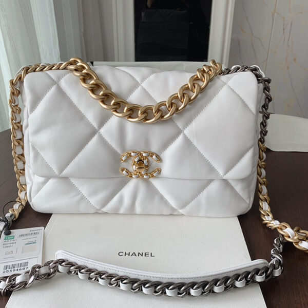 CHANEL 19 Large Handbag - Image 2