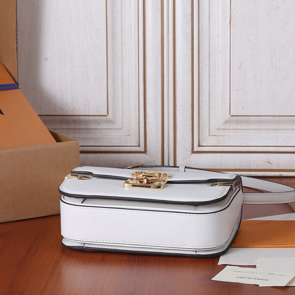 LOUIS VUITTON Orsay MM - Image 4