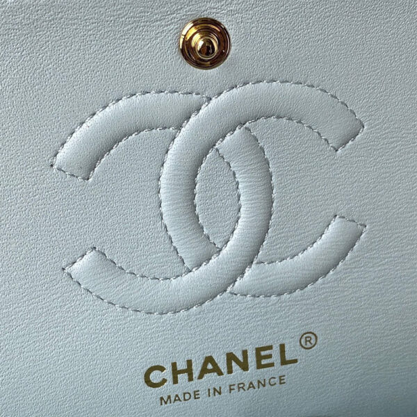 SMALL CLASSIC HANDBAG - Image 8