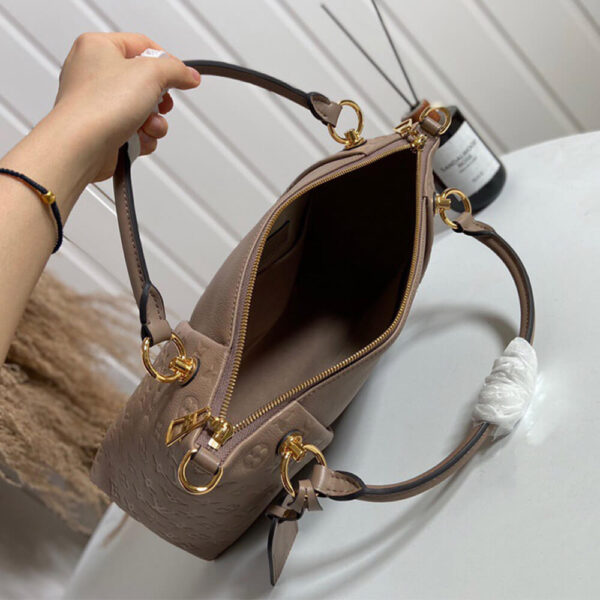LY TOTE MM HANDBAG - Image 7
