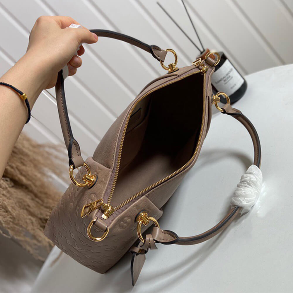 LY TOTE MM HANDBAG - Image 7