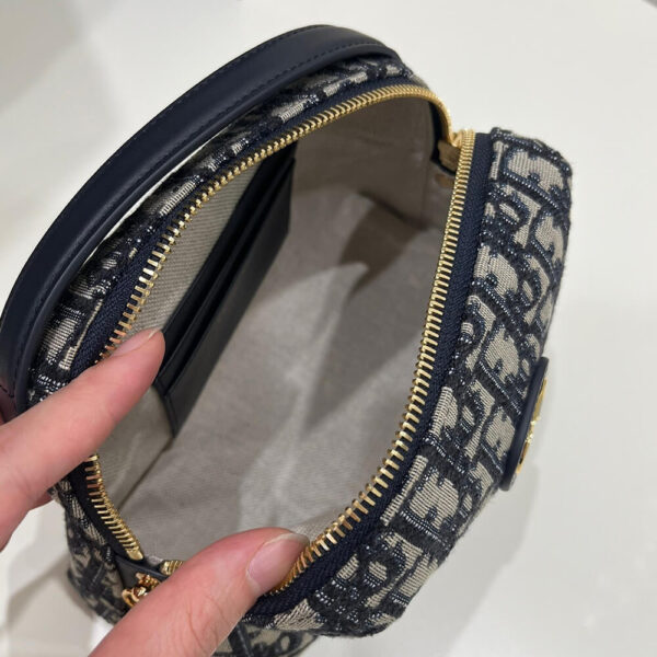 Dior Montaigne Medium D-Arch Mini Bag - Image 7