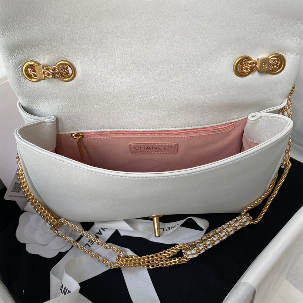 CHANEL FLAP BAG - Image 5