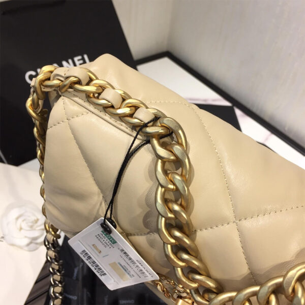 CHANEL 19 Small Flap Bag - Image 7