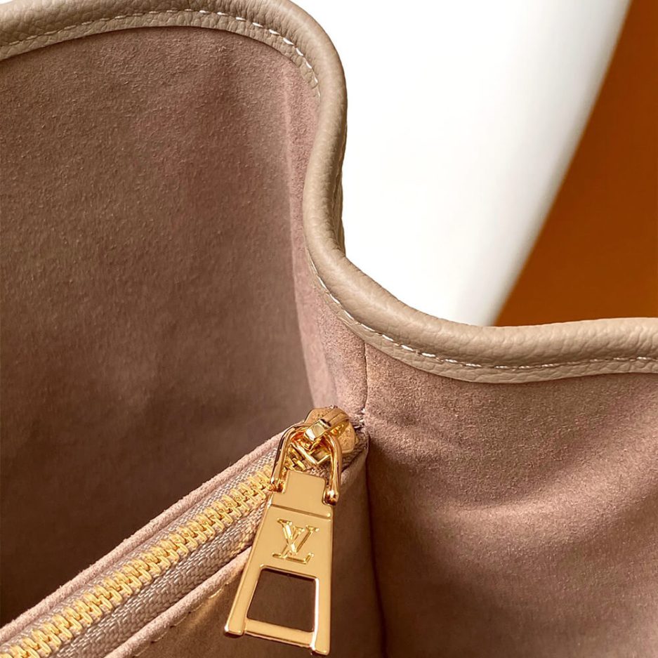 LOUIS VUITTON Babylone Tote PM - Image 5