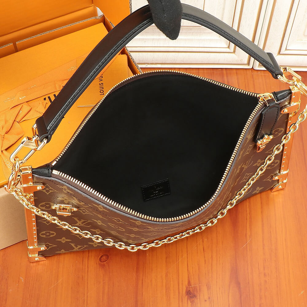 LOUIS VUITTON Lucky Trunk - Image 4