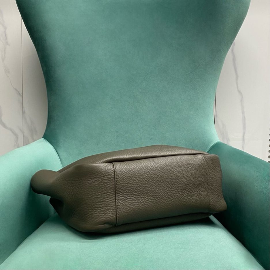 YSL le A 7 Bea In Grained Leather Bag - Image 5