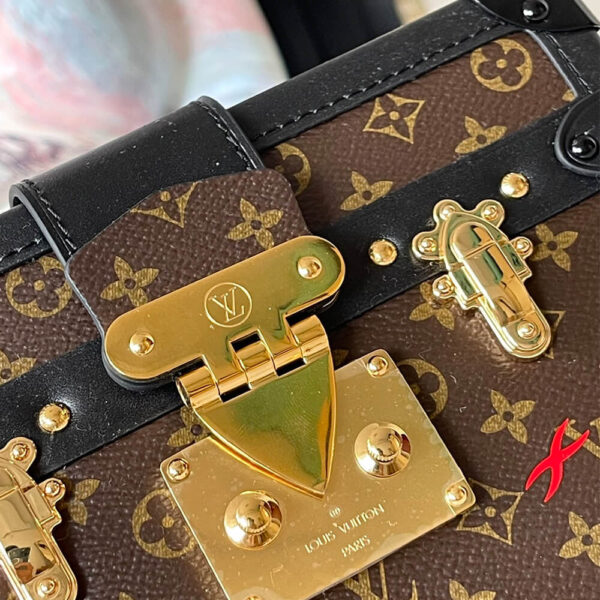 LOUIS VUITTON PETITE MALLE - Image 8
