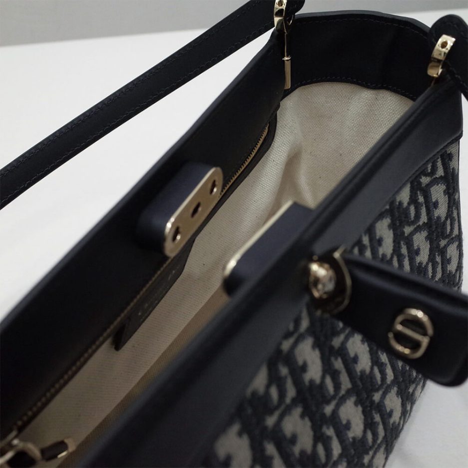 Dior Medium Key Bag - Image 5
