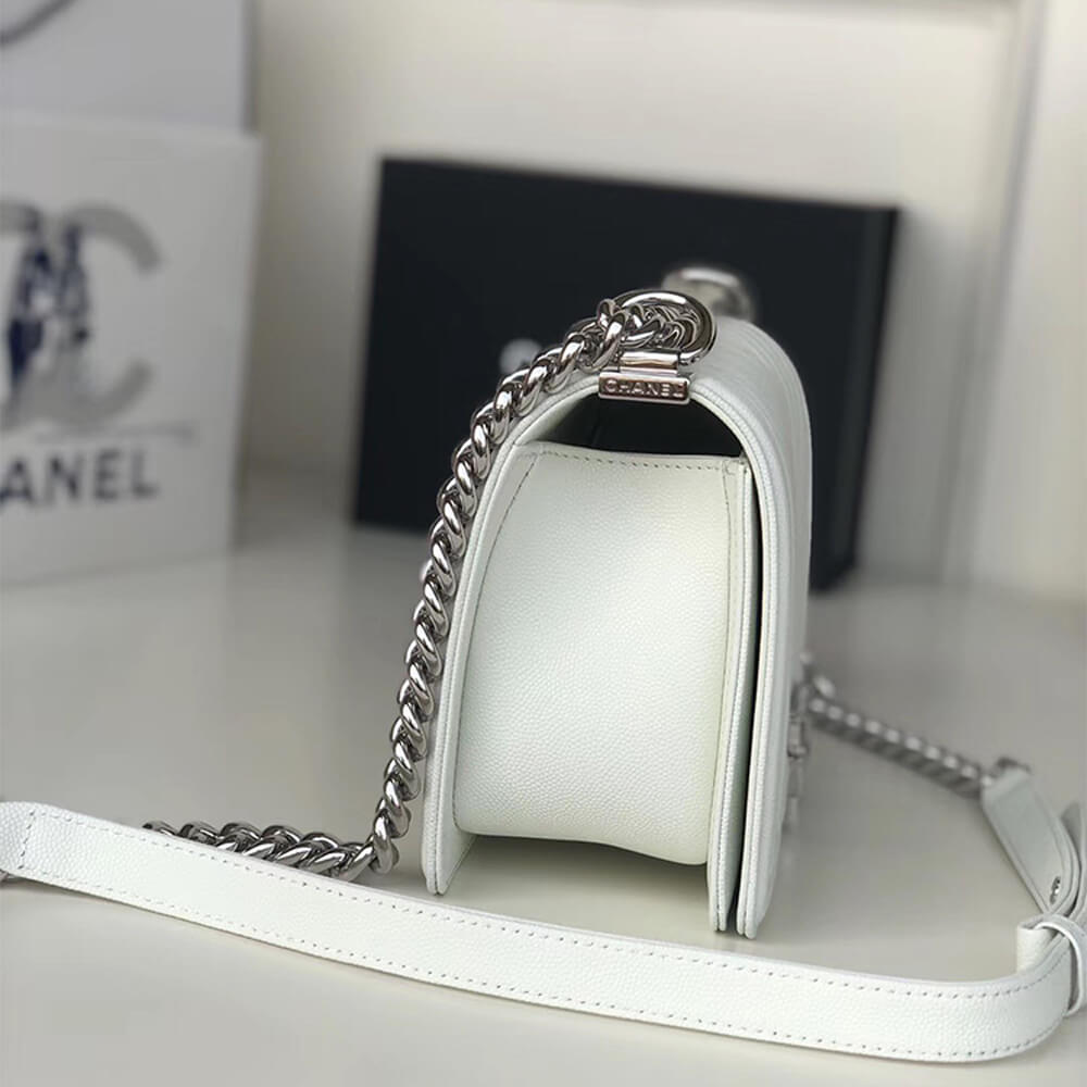 CHANEL BOY HANDBAG - Image 4