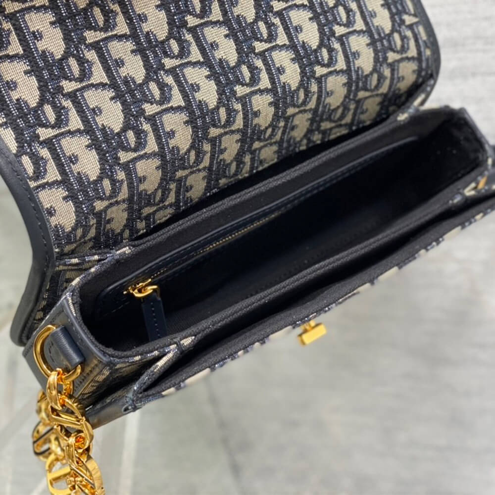 Dior Montaigne 30 Avenue Bag - Image 6