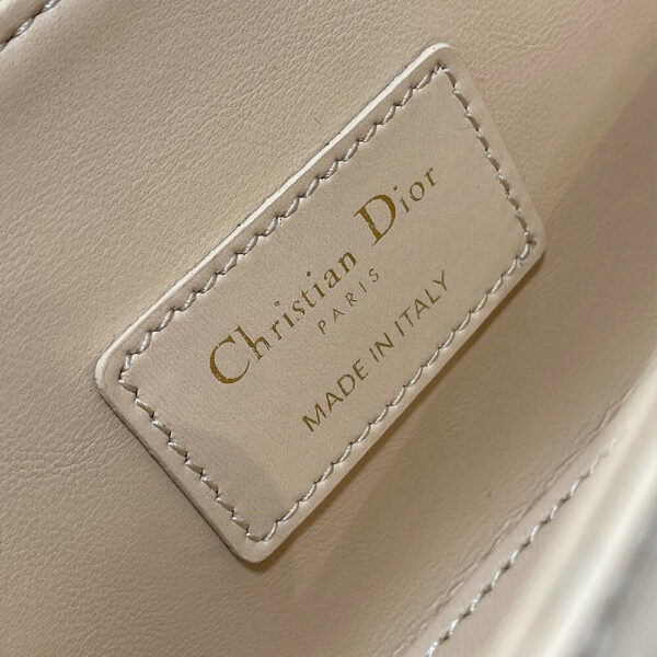 Dior Small 30 Montaigne Avenue Top Handle Bag - Image 6