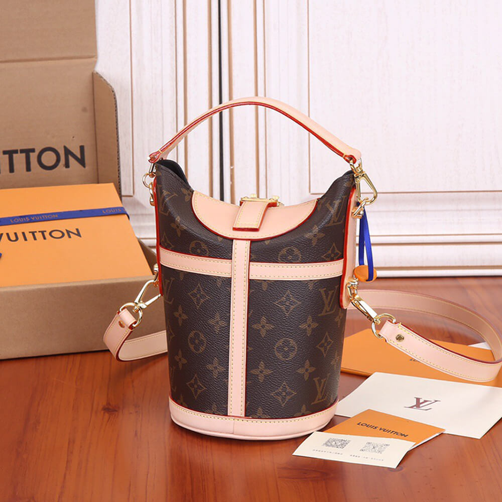 LOUIS VUITTON Duffle Bag - Image 2