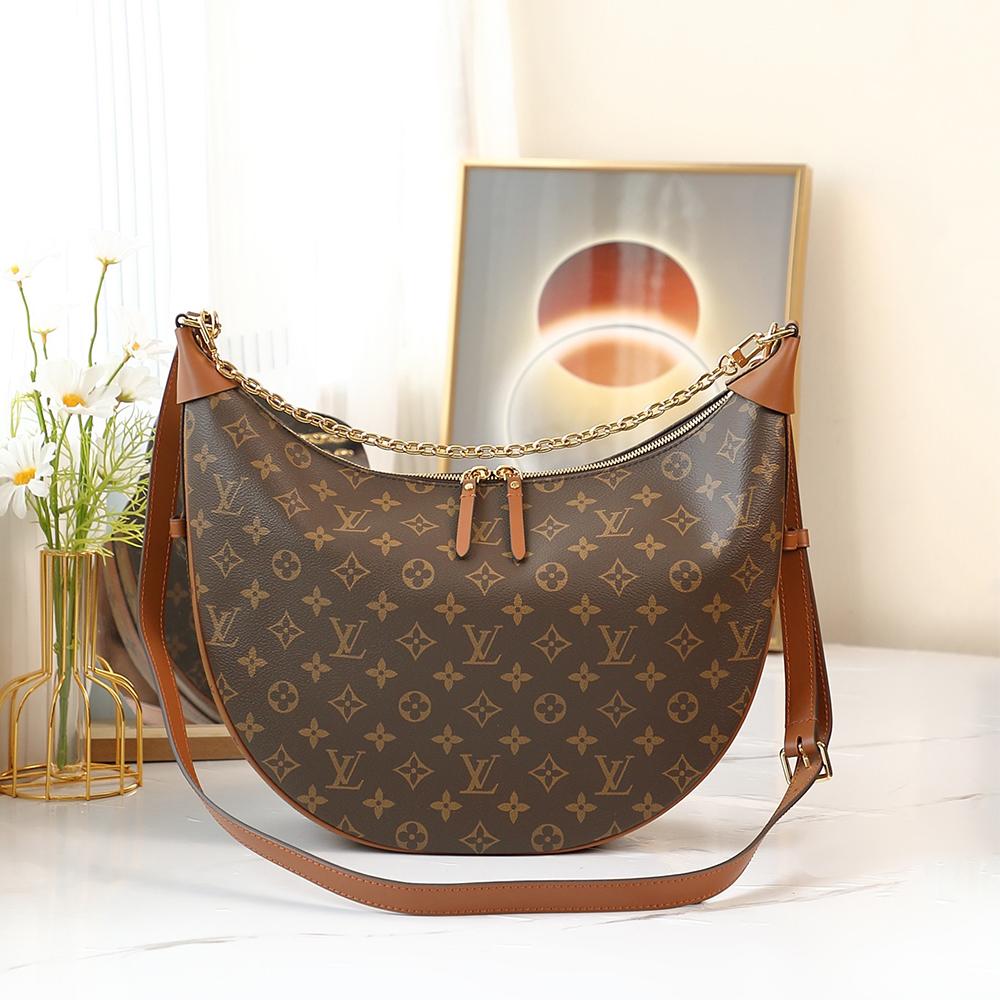 LOUIS VUITTON DISCOVERY BUMBAG - Image 2