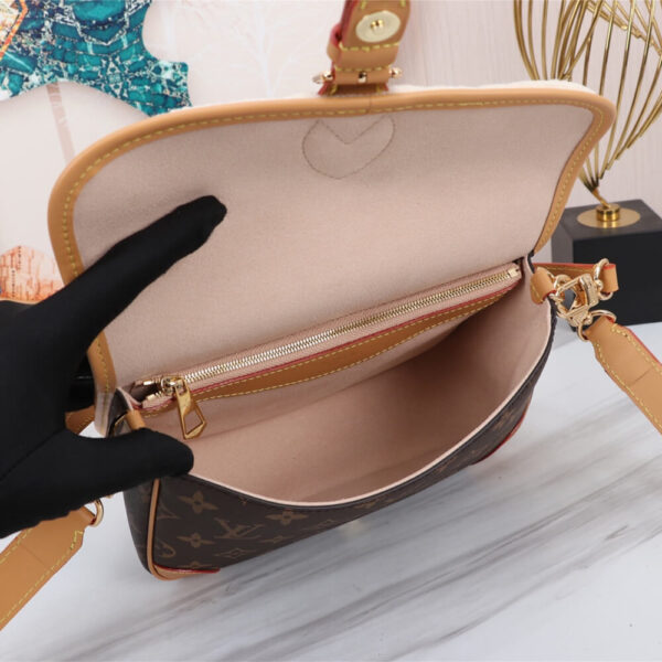 LOUIS VUITTON DIANE - Image 8