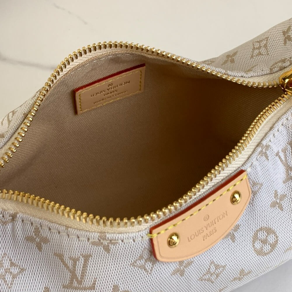 LOUIS VUITTON Hills Pochette - Image 5