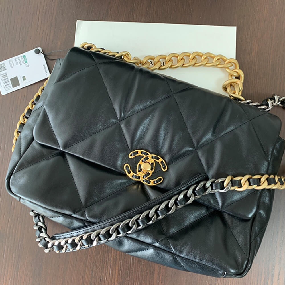 CHANEL 19 Large Handbag - Image 3