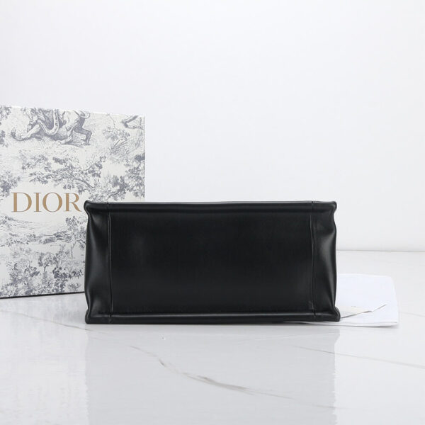 Dior Small Essential Tote Bag - Image 7