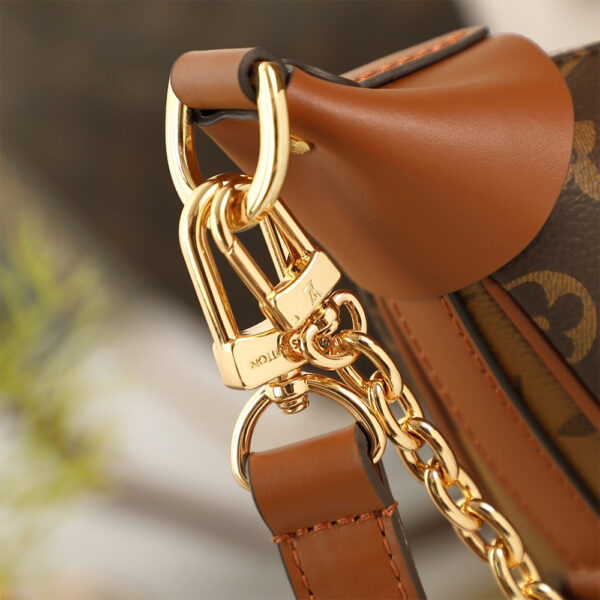 LOUIS VUITTON DISCOVERY BUMBAG - Image 6