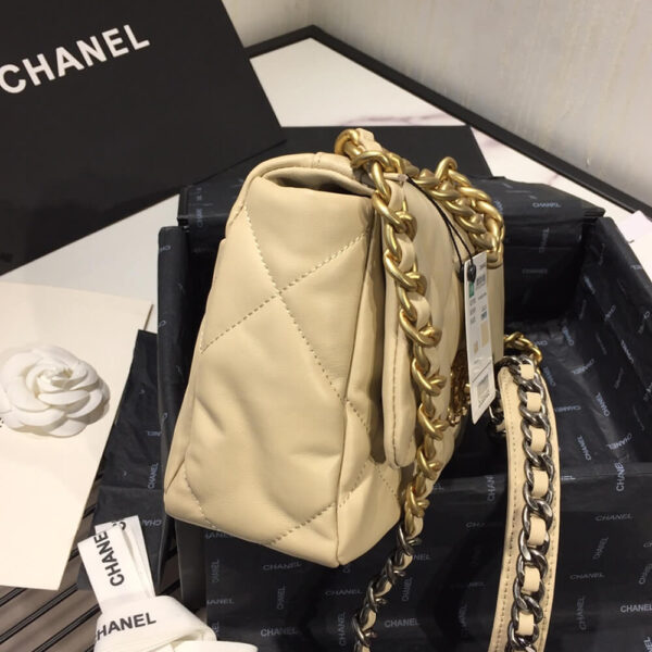CHANEL 19 Small Flap Bag - Image 5