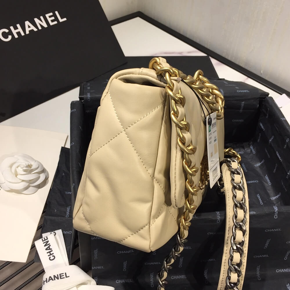 CHANEL 19 Small Flap Bag - Image 5