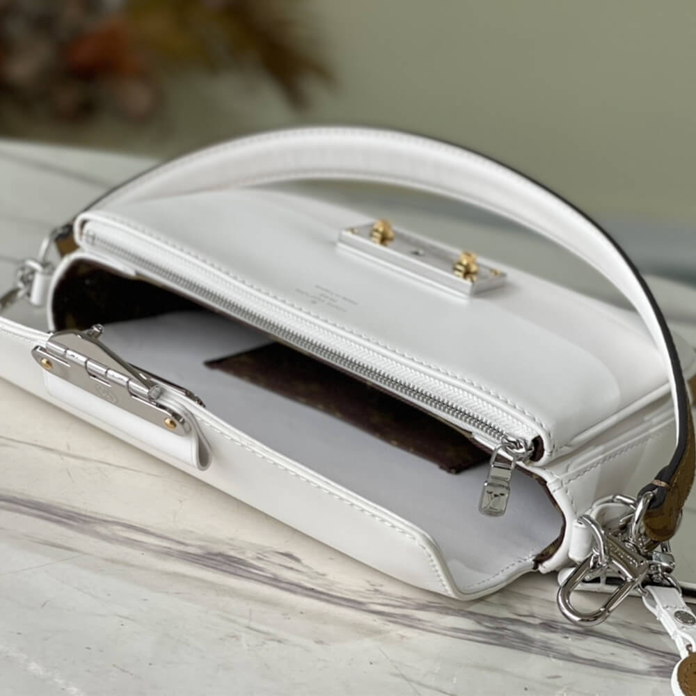 LOUIS VUITTON SWING - Image 5
