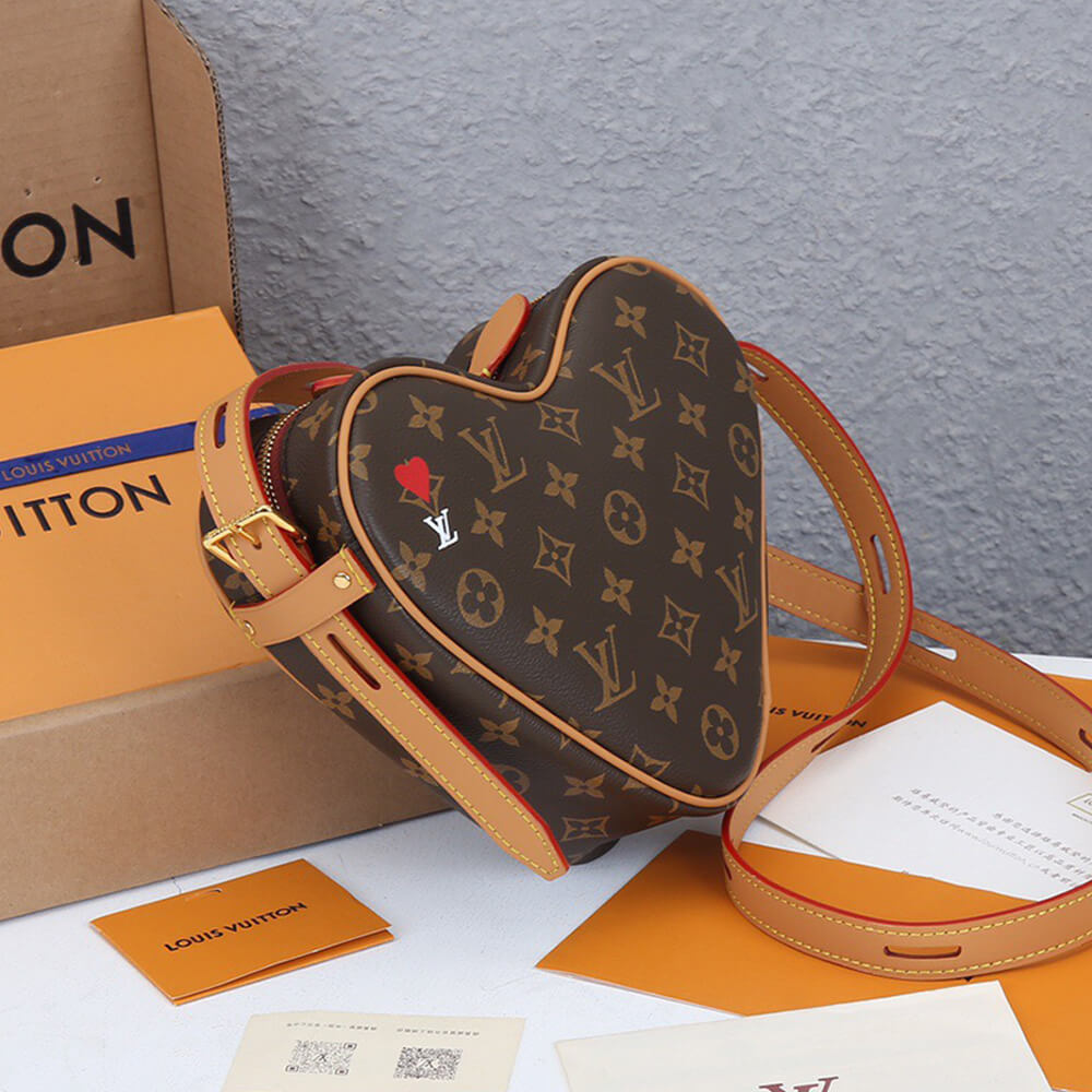 LOUIS VUITTON Game On Coeur - Image 3