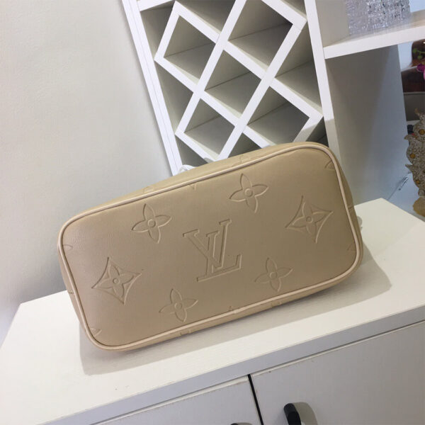 Louis Vuitton Neverfull MM Bag - Image 5