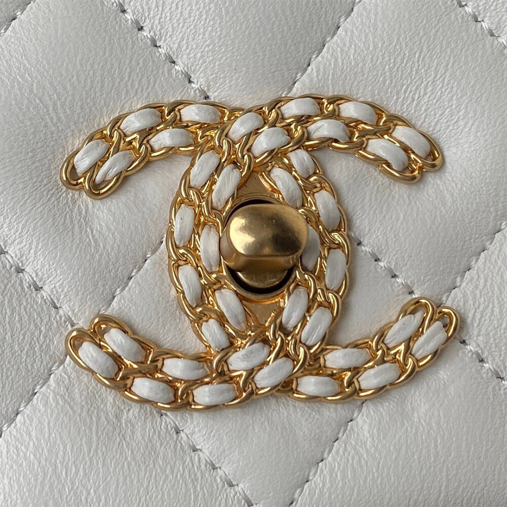 CHANEL FLAP BAG - Image 8