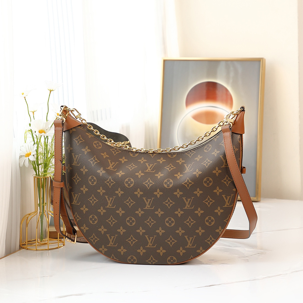LOUIS VUITTON DISCOVERY BUMBAG - Image 3