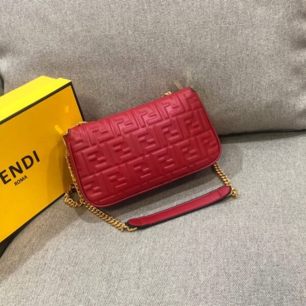 Fendi Baguette Chain Bag - Image 4