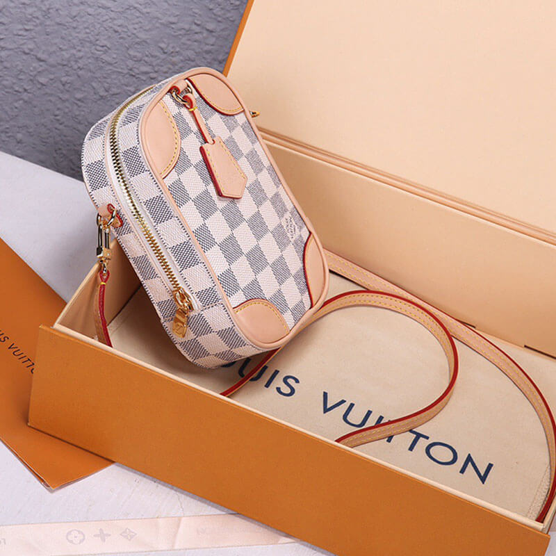 LOUIS VUITTON Neokapi Pouch - Image 4