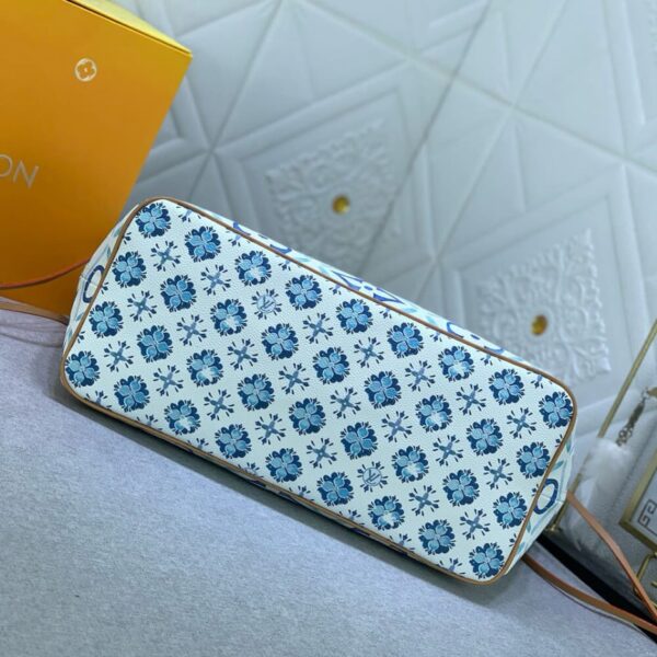 LV Dauphine MM Bag - Image 6