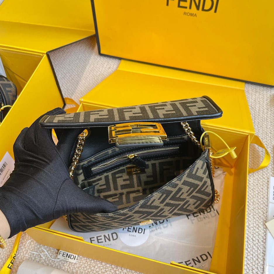 Fendi Baguette Chain Midi Bag - Image 7