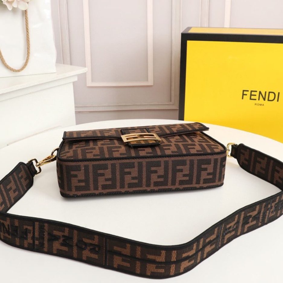 Fendi Baguette Bag - Image 5