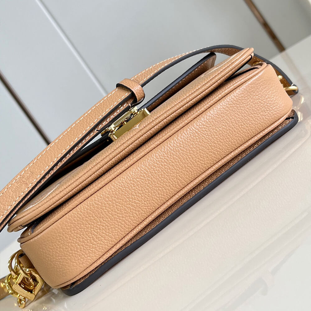 LOUIS VUITTON Pochette Metis East West - Image 5