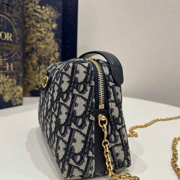 Dior Montaigne Medium D-Arch Mini Bag - Image 4