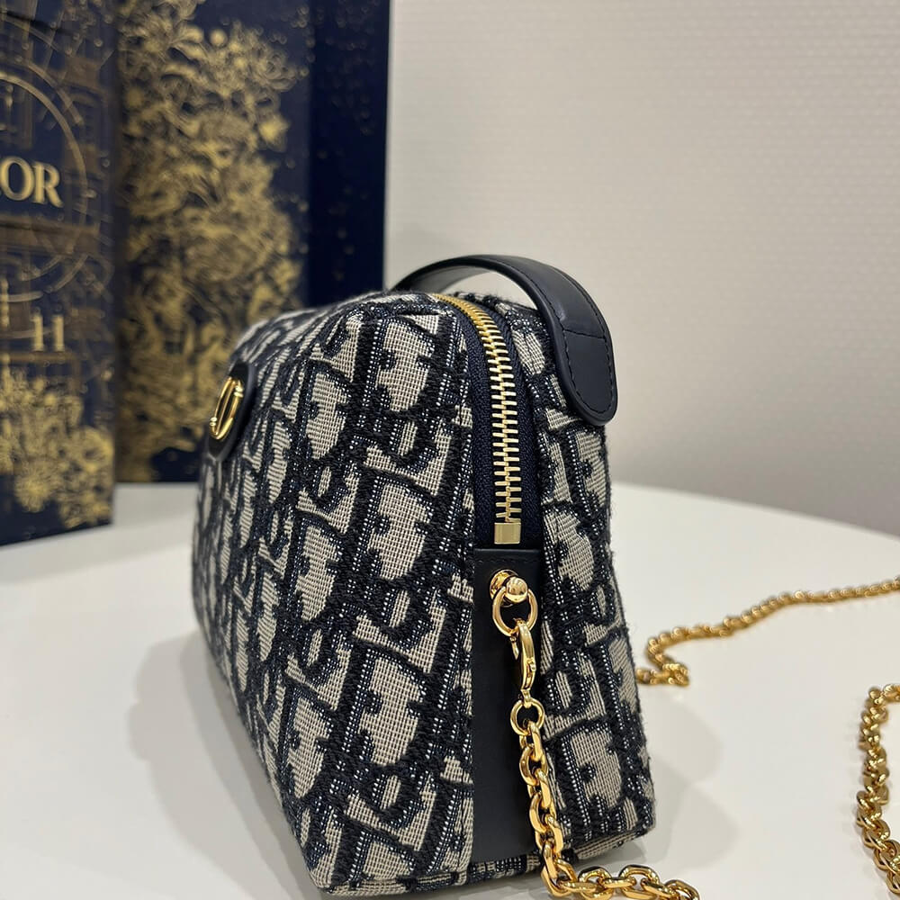Dior Montaigne Medium D-Arch Mini Bag - Image 4