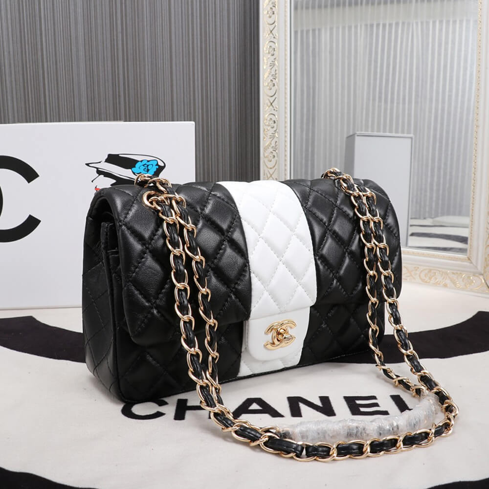 CHANEL CLASSIC HANDBAG - Image 4