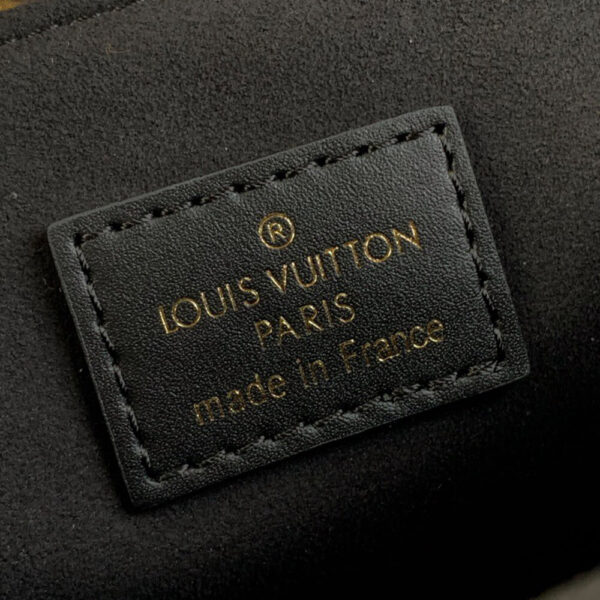 LOUIS VUITTON Pochette Metis Backpack - Image 6