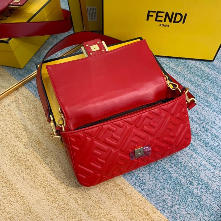 Fendi Baguette Chain MIdi Bag - Image 5