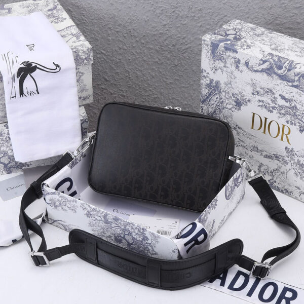 Dior Safari Messenger Bag - Image 3