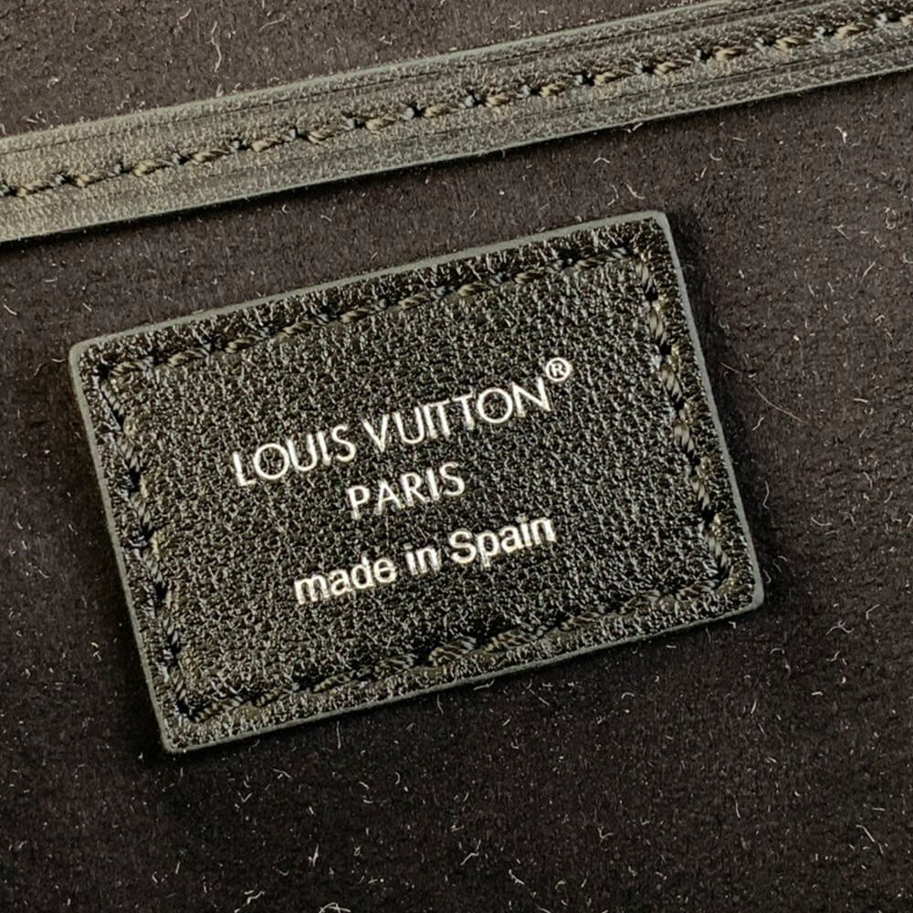 LOUIS VUITTON Montsouris PM - Image 8