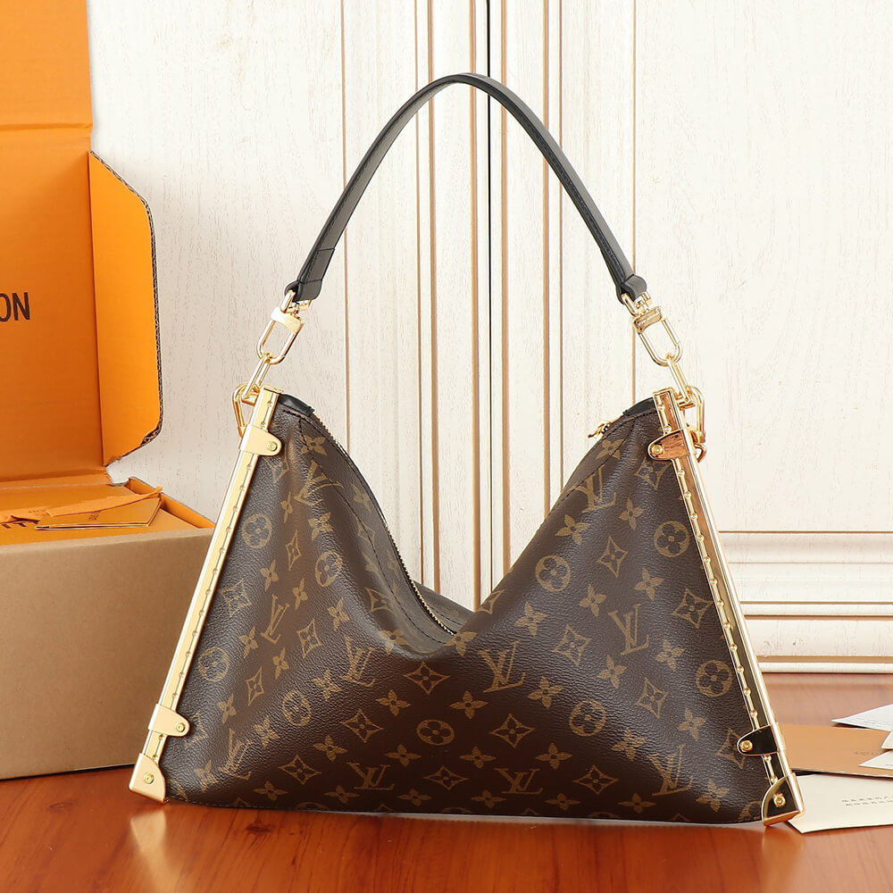 LOUIS VUITTON Lucky Trunk - Image 2