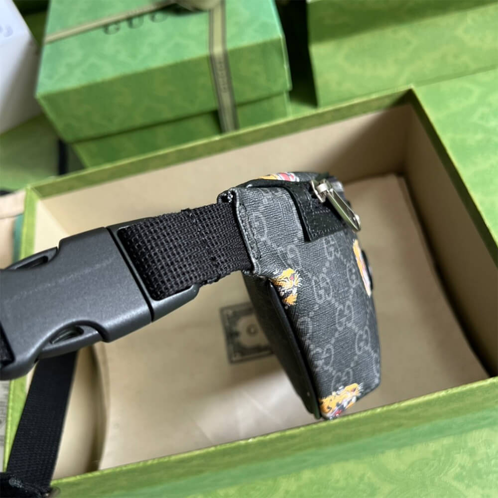 Gucci Belt Bag With Figer Print - Image 6