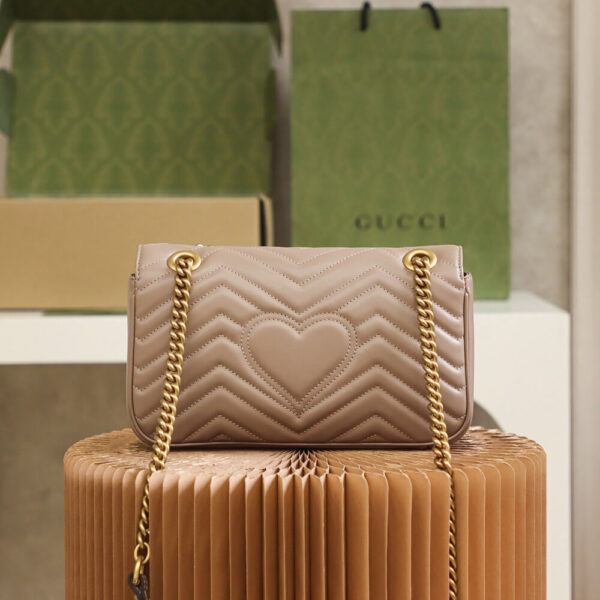 Gucci Marmont Matelasse Shoulder Bag - Image 4