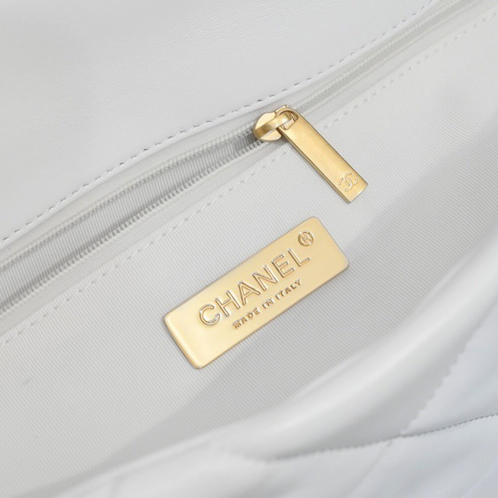 CHANEL 19 MAXI HANDBAG - Image 8